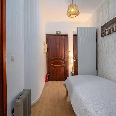 Renovated Feb25 Clerigos Cozy Balcony With Self Check In * Porto